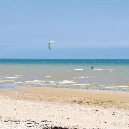 Gorgeous In St Marcouf De L'isle *