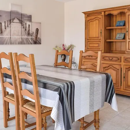 Pet Friendly In St Marcouf De L'isle Dom wakacyjny *